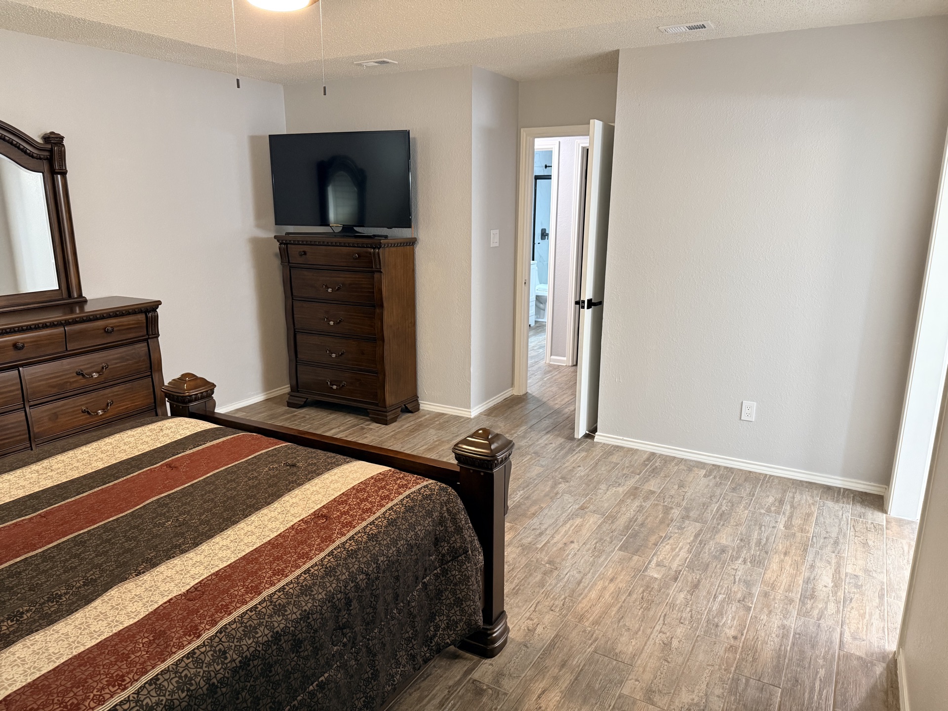 Second bedroom